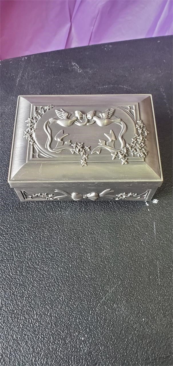 #1471 metal jewelry box