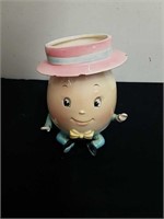 Vintage 6-in Humpty Dumpty vase has a couple