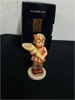 Vintage 3.5-in Hummel figurine