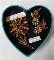 vintage 60s brooch and earrings perfect condition