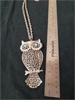 Super cute large owl necklace