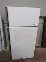 FRIGIDAIRE FRIDGE & FREEZER WORKS GREAT