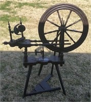 Fine antique spinning wheel