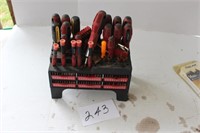 SCREW DRIVERS AND NUT DRIVER SET