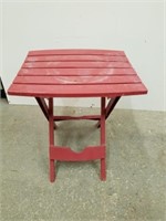 Plastic outdoor folding table 20x 18 x 15.5 in