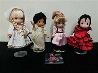 Vintage Precious Moments dolls of the world