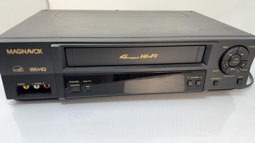 Phillips Magnavox VCR VR602BMG23 Powers on