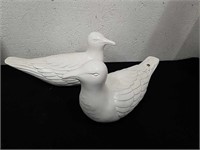 Two  ceramic 14-in seagulls