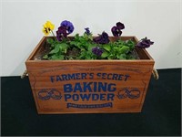 13.75 x 7.5 x 8 in retro looking box with pansies