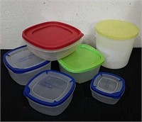 Group of food storage containers