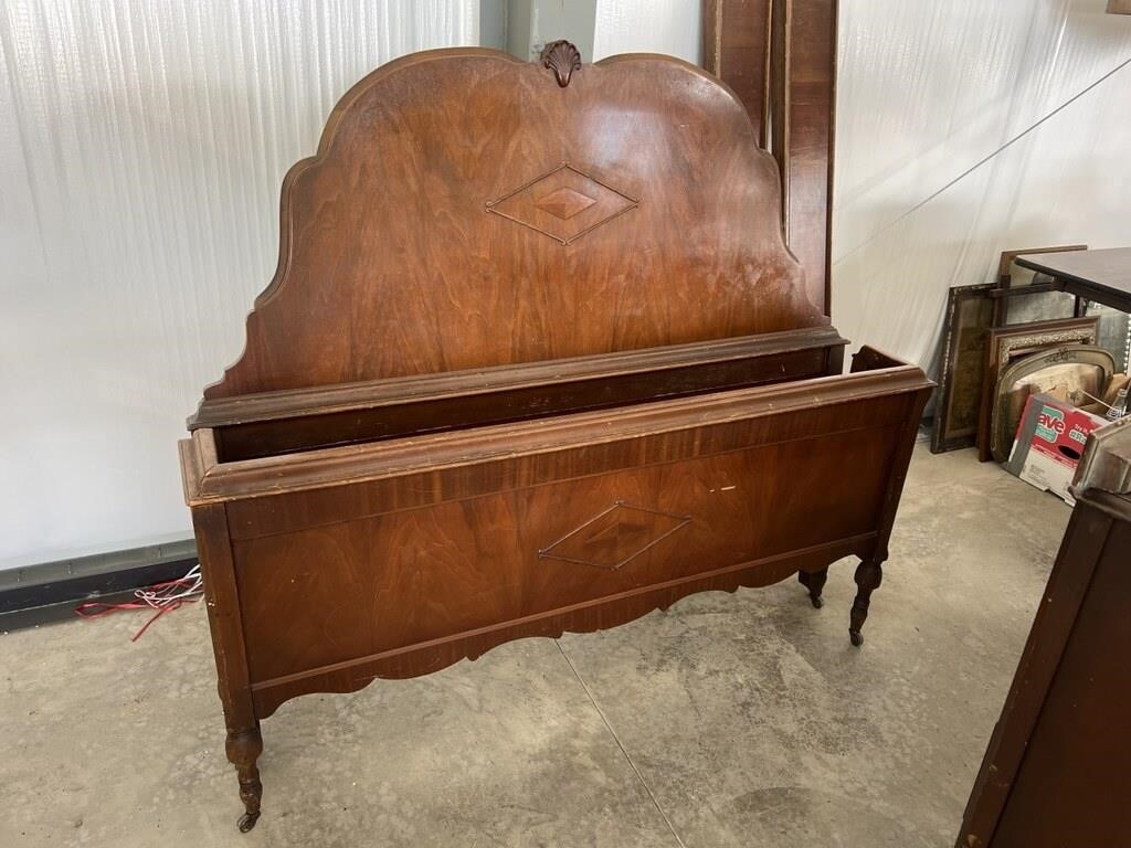 Spring Antique & Collectible Online Auction