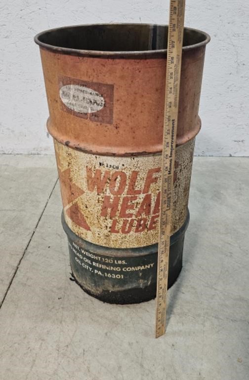 Wolfs head oil can