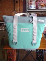 YETI HOPPER M30 COOLER