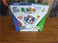 Rubik's cube it 2 cubes inside