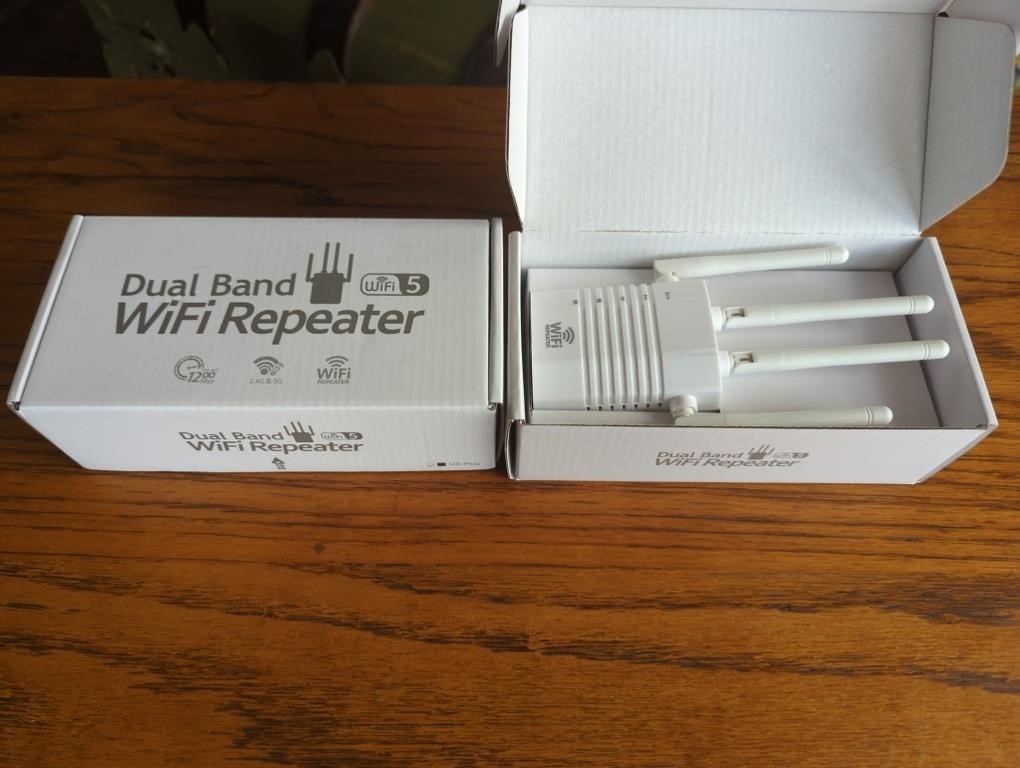 (2) Dual Band Wifi Repeaters
