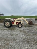 Ford 861 utility tractor , with loader and