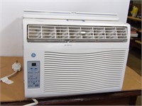 GE 12000 BTU 115V Window Unit Air Conditioner