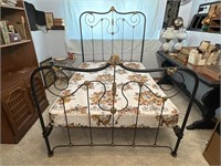 Antique iron bed 6ftx4’6”