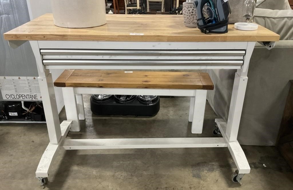 Rolling 2 Drawer Work Bench.