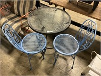 Round Glass Patio Table & Metal Chairs.