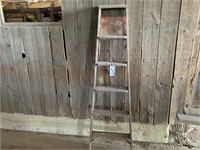 6 ft Wood Ladder