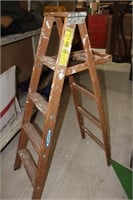 5 ft Wooden Ladder