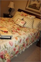 QUEEN SIZE BEDDING SET WITH PILLOWS