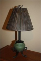 POTTERY BASED DESK LAMP WITH CAT FINIAL