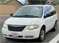 2005 Chrysler Town &#38; Country 4 Door Mini Van