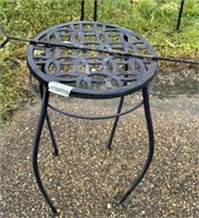 Small Metal Outdoor Pedestal Stand