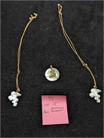 14K Gold & Mother of Pearl Necklace and Pendants