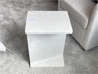ACCENT TABLE