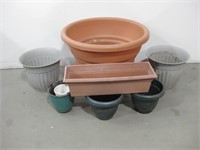 Assorted Plastic Planter Pots See Info