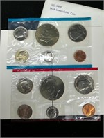 (1) 1976 Pair of D & S Uncirculated Mint Sets