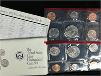 (1) 1992 Pair of D & P Uncirculated Mint Sets