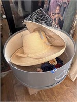 LOT OF WOMEN'S SUMMER HATS IN HAT BOX