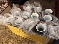 BOX OF VASES IN BUBBLE WRAP