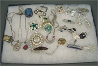 Lot of Vintage Costume / Victorian Jewelry