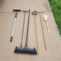 Push broom squeegee and more