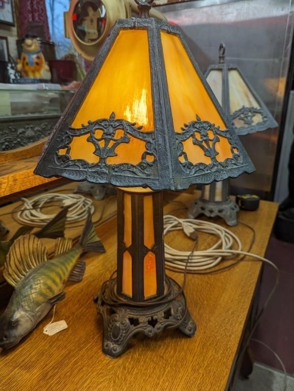 Vintage PEH victorian lamp with slag glass