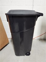 32 Gallon Wheeled Outdoor Garbage Can