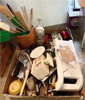 Kitchen gadgets, small Longaberger basket
