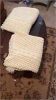 2 Knitted blankets