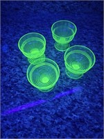VTG GREEN SHERBET URANIUM GLASSES X 4