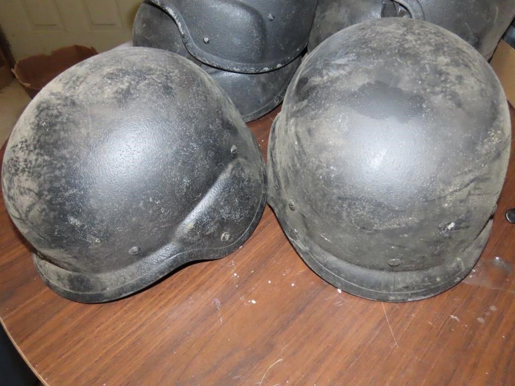 (2)Ballistic police helmets.