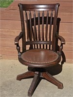 1930'S AMERICAN WOODEN SWIVEL AND RECLINING DESK