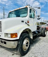 2001 INTERNATIONAL 4900 DT 466E, APROX 123,951