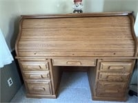 Roll top desk. Beautiful in excellent condition.