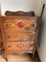 Antique chest of drawers