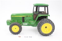 1/16 Scale Model 4960 Tractor
